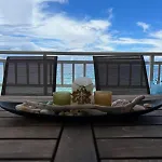 Semesterbostad Beachfront Summer House *