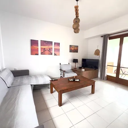 Nyaraló Beachfront Summer House *