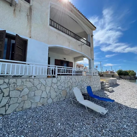 Holiday home Beachfront Summer House Derveni