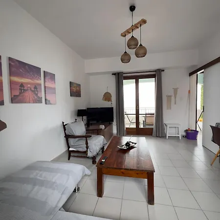 Vakantiehuis Beachfront Summer House *