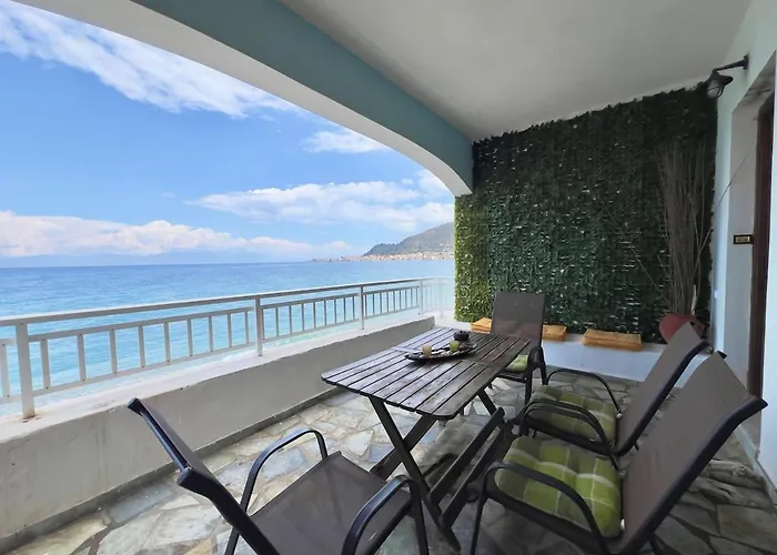 Beachfront Summer House * Derveni