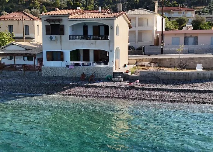 Beachfront Summer House Holiday home *