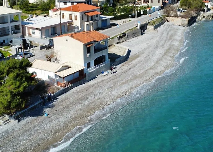 Beachfront Summer House Σπίτι διακοπών *