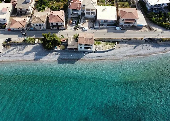 Beachfront Summer House * Dervéni